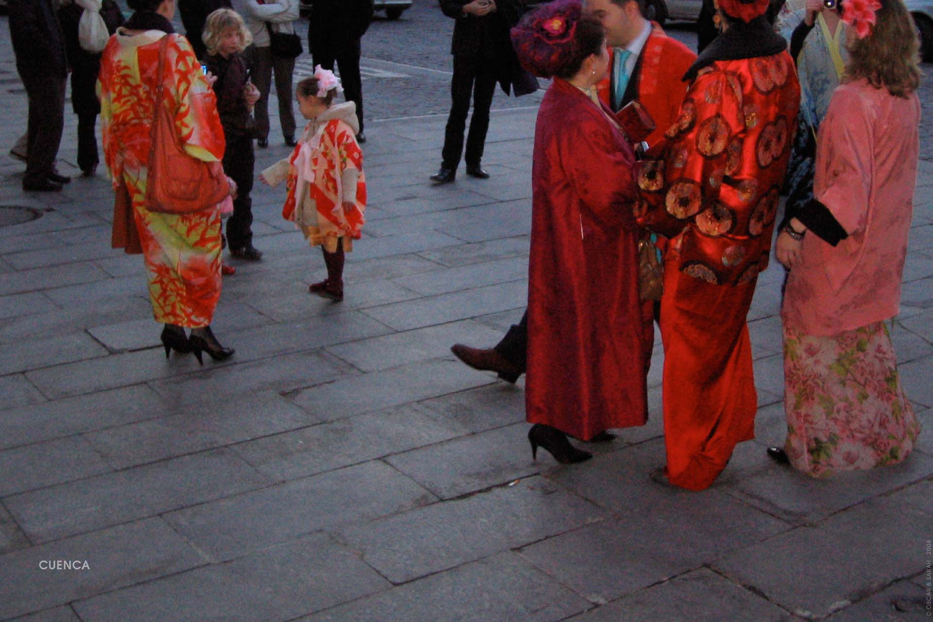Tristan Christann+Elisa Palomino_06 before Cathedral of Cuenca